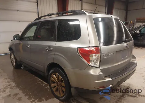 2011 Subaru Forester 2.5X Premium z USA, uszkodzony, nr VIN JF2SHADC3BH741356